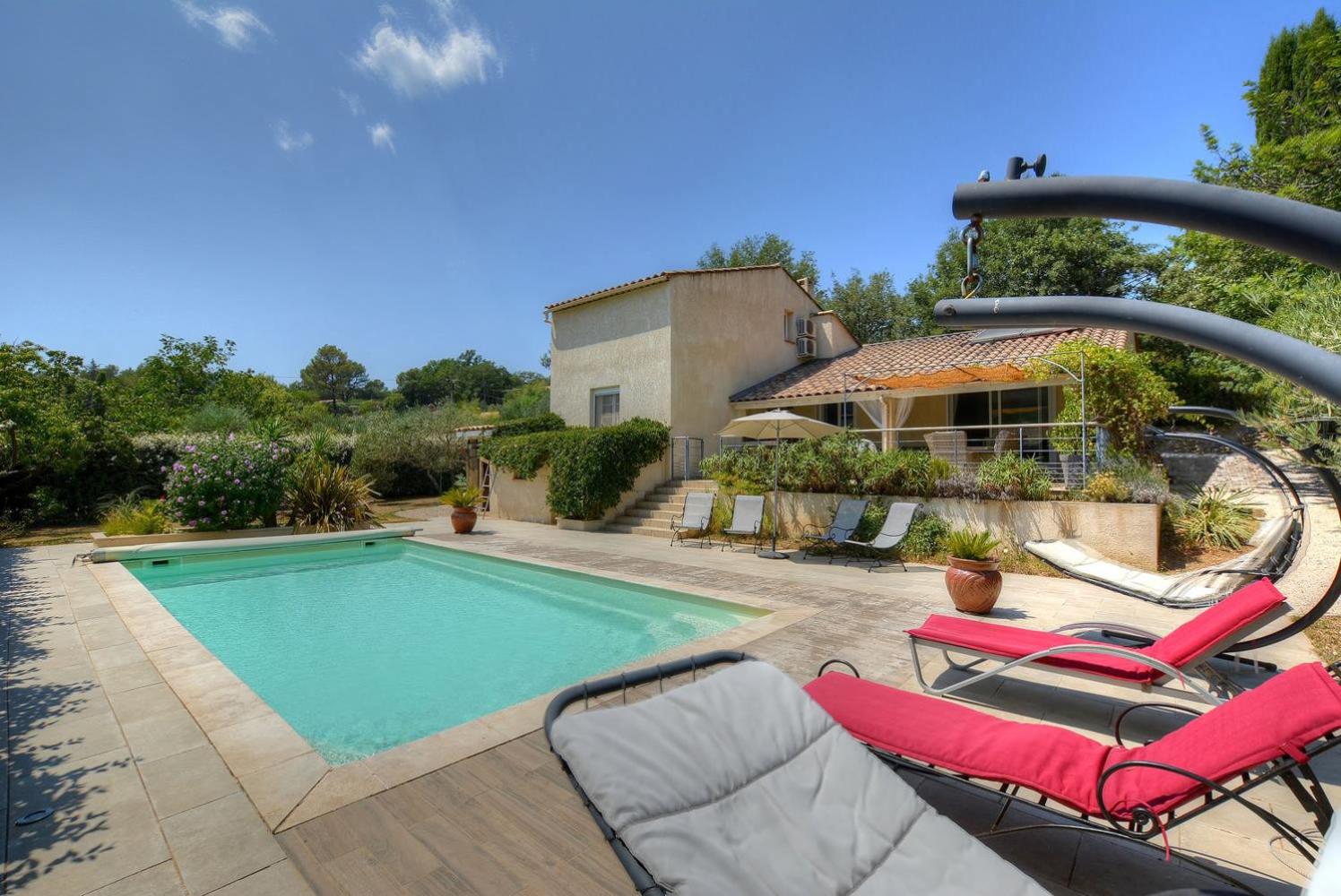 Villa Néoulaise 12 couchages avec piscine et spa en Provence