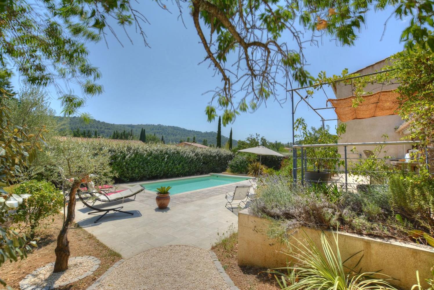 Villa Néoulaise 12 couchages avec piscine et spa en Provence (jardin et piscine)