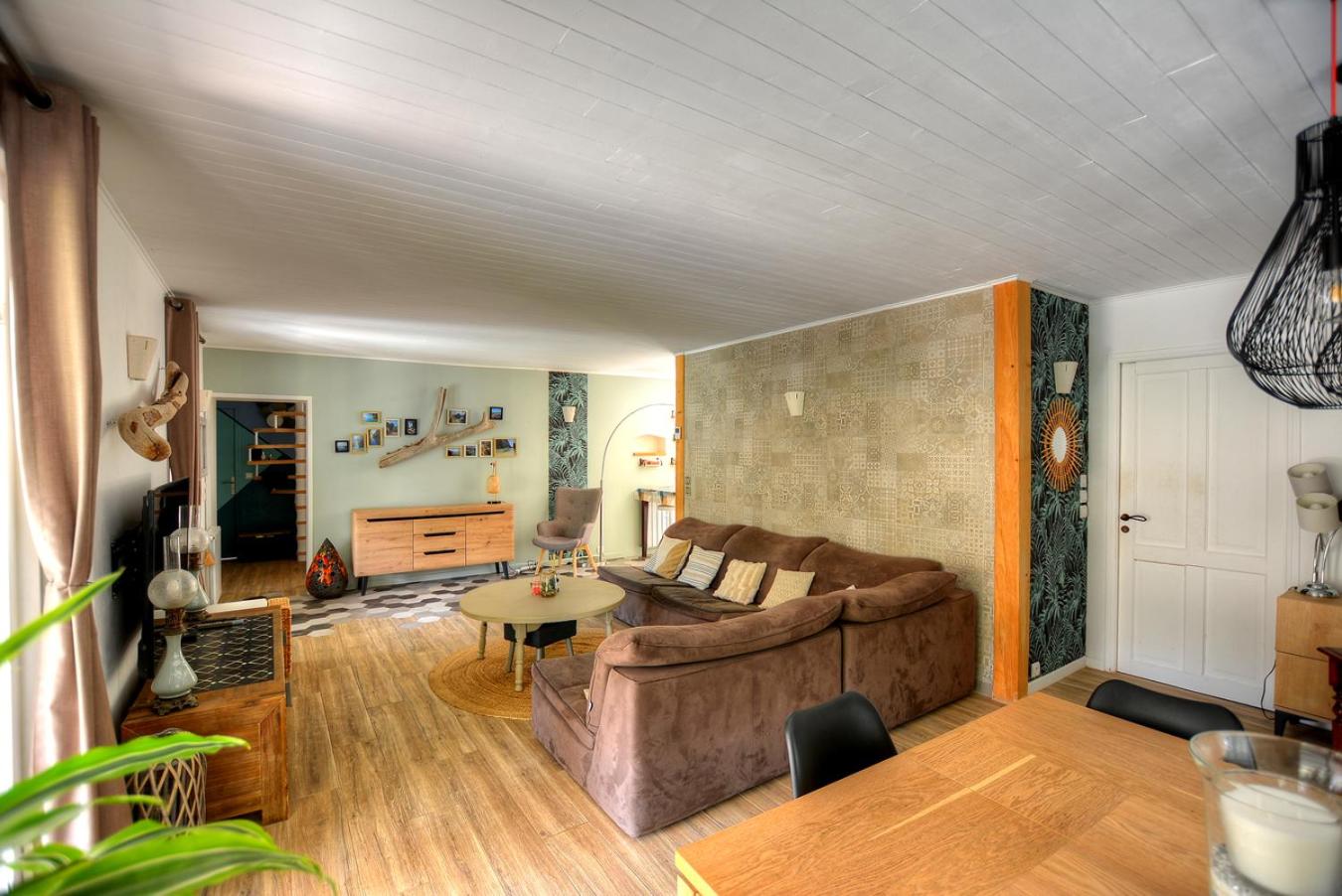 Villa Néoulaise 12 couchages avec piscine et spa en Provence (salon)