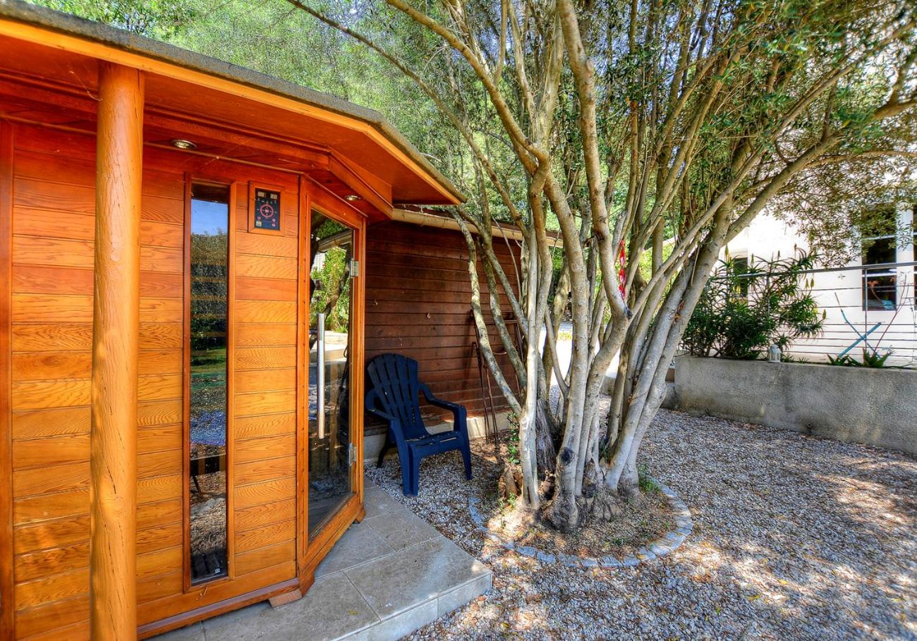 Villa Néoulaise 12 couchages avec piscine et spa en Provence (sauna et spa)