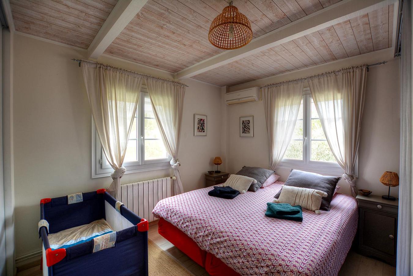 Villa Néoulaise 12 couchages avec piscine et spa en Provence (chambre)