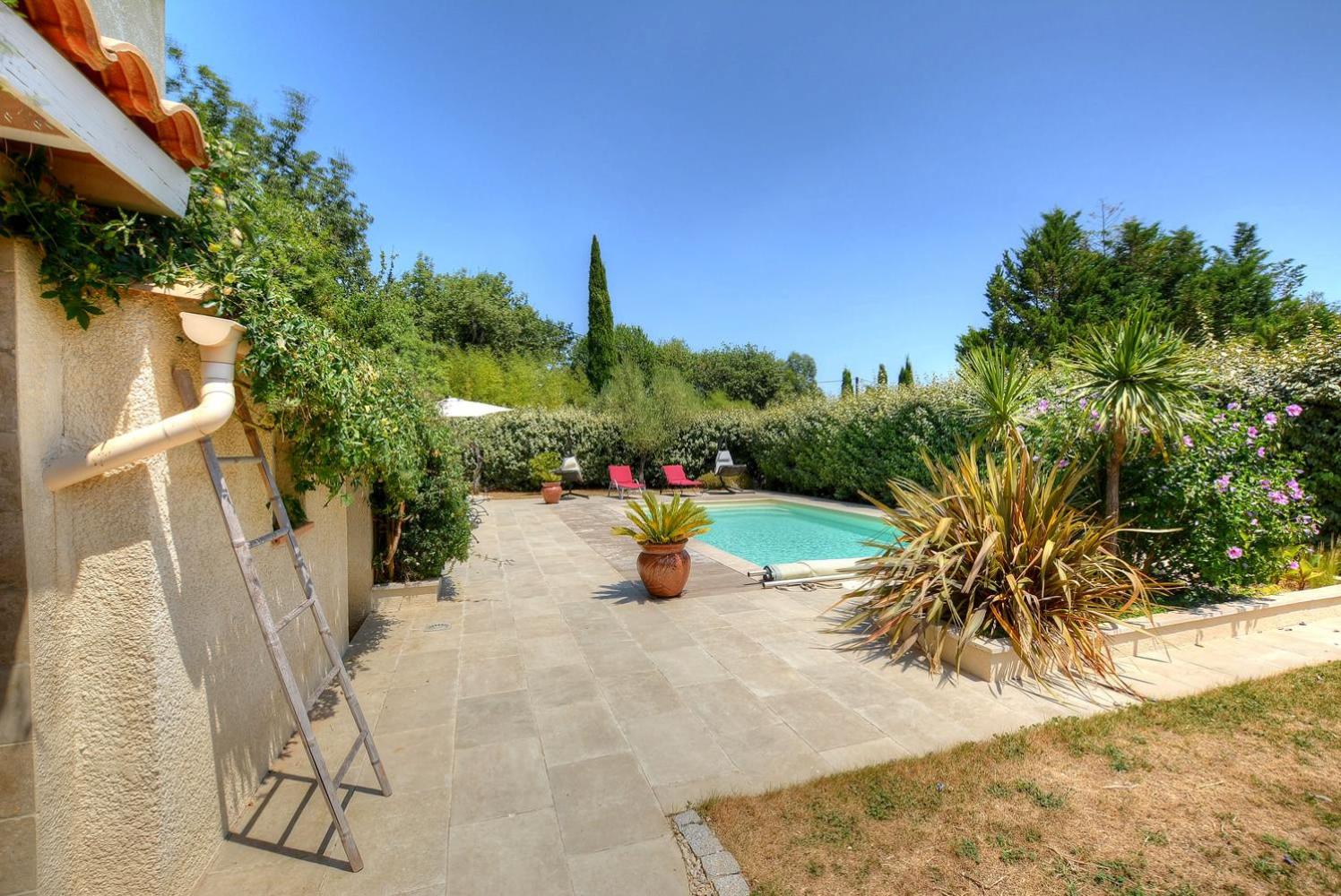 Villa Néoulaise 12 couchages avec piscine et spa en Provence (jardin et piscine)